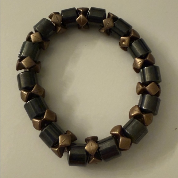 NWOT Black Beaded Stretch Bracelet - Picture 2 of 6